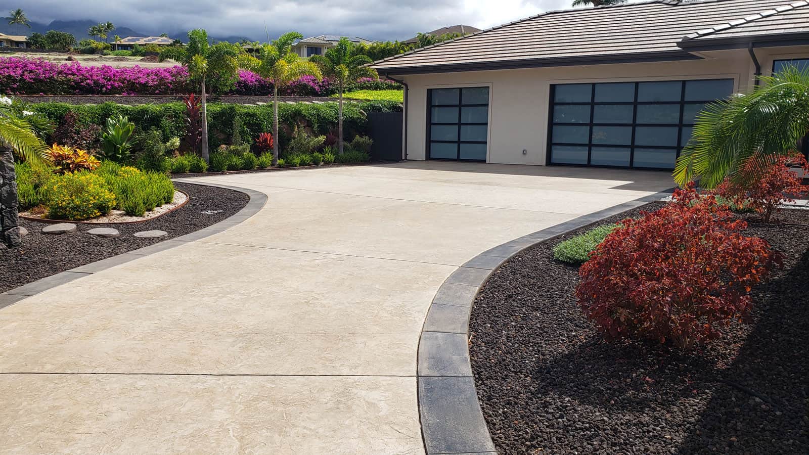 How to Choose Between Concrete and Asphalt for Driveways