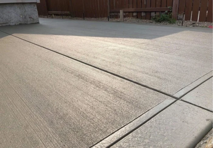 Broom Finish vs. Smooth Concrete: Which Is Right for Your Patio?